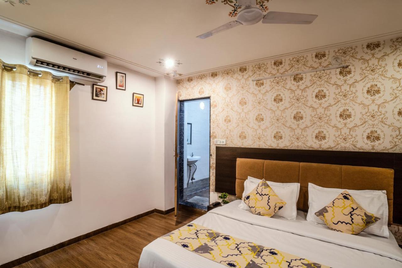 Tripli Hotels Arunoday Palace Udaipur Kültér fotó