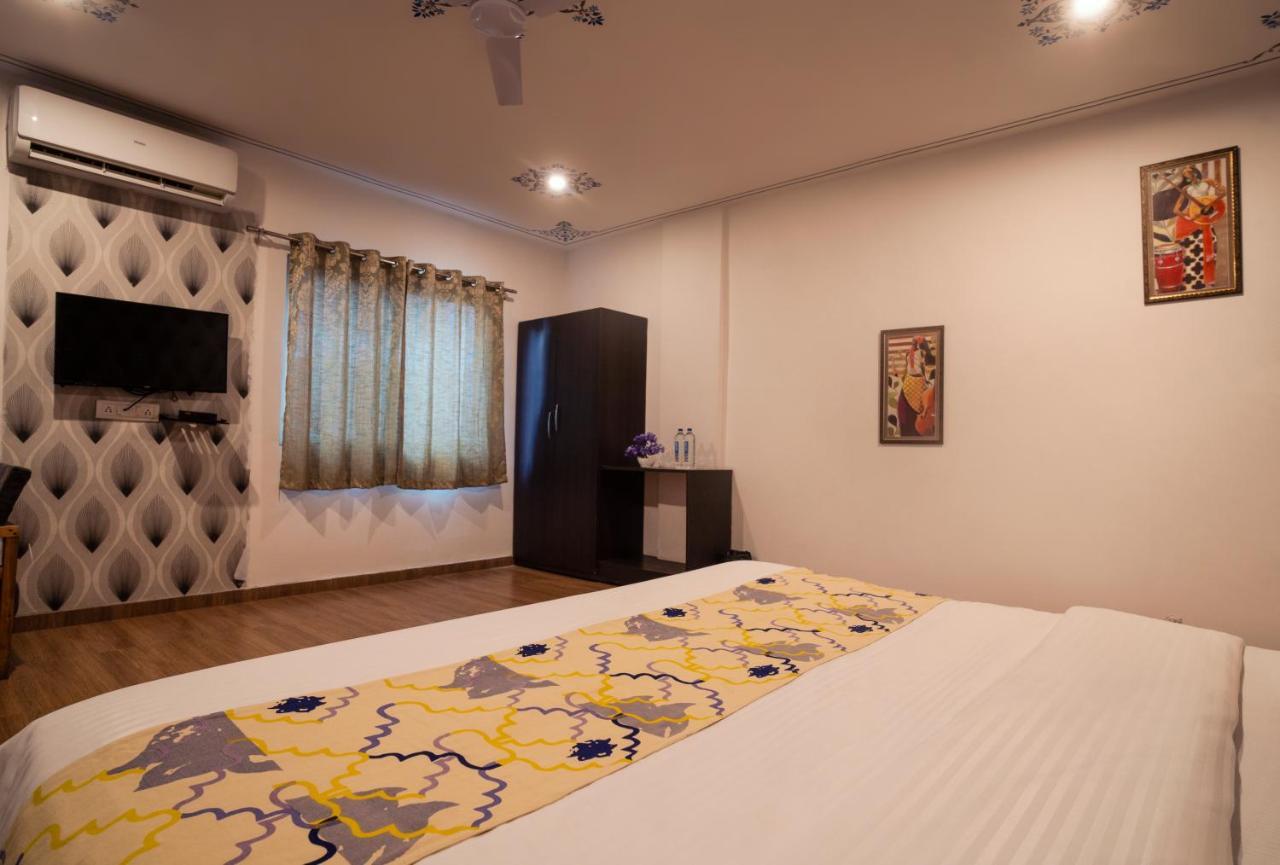 Tripli Hotels Arunoday Palace Udaipur Kültér fotó