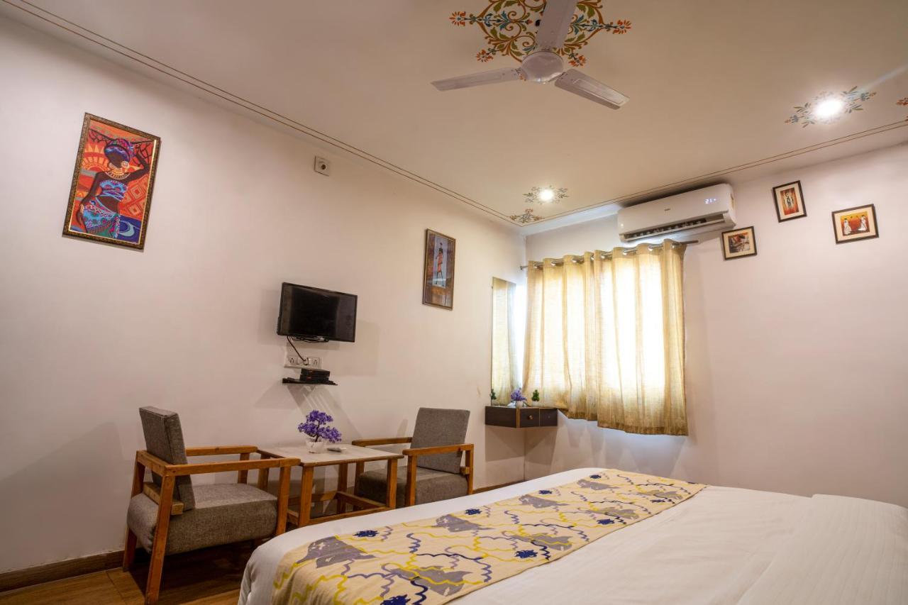 Tripli Hotels Arunoday Palace Udaipur Kültér fotó
