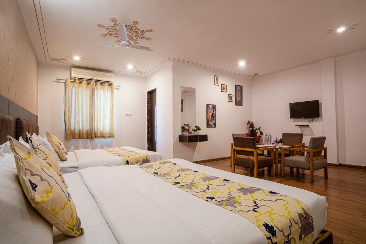 Tripli Hotels Arunoday Palace Udaipur Kültér fotó