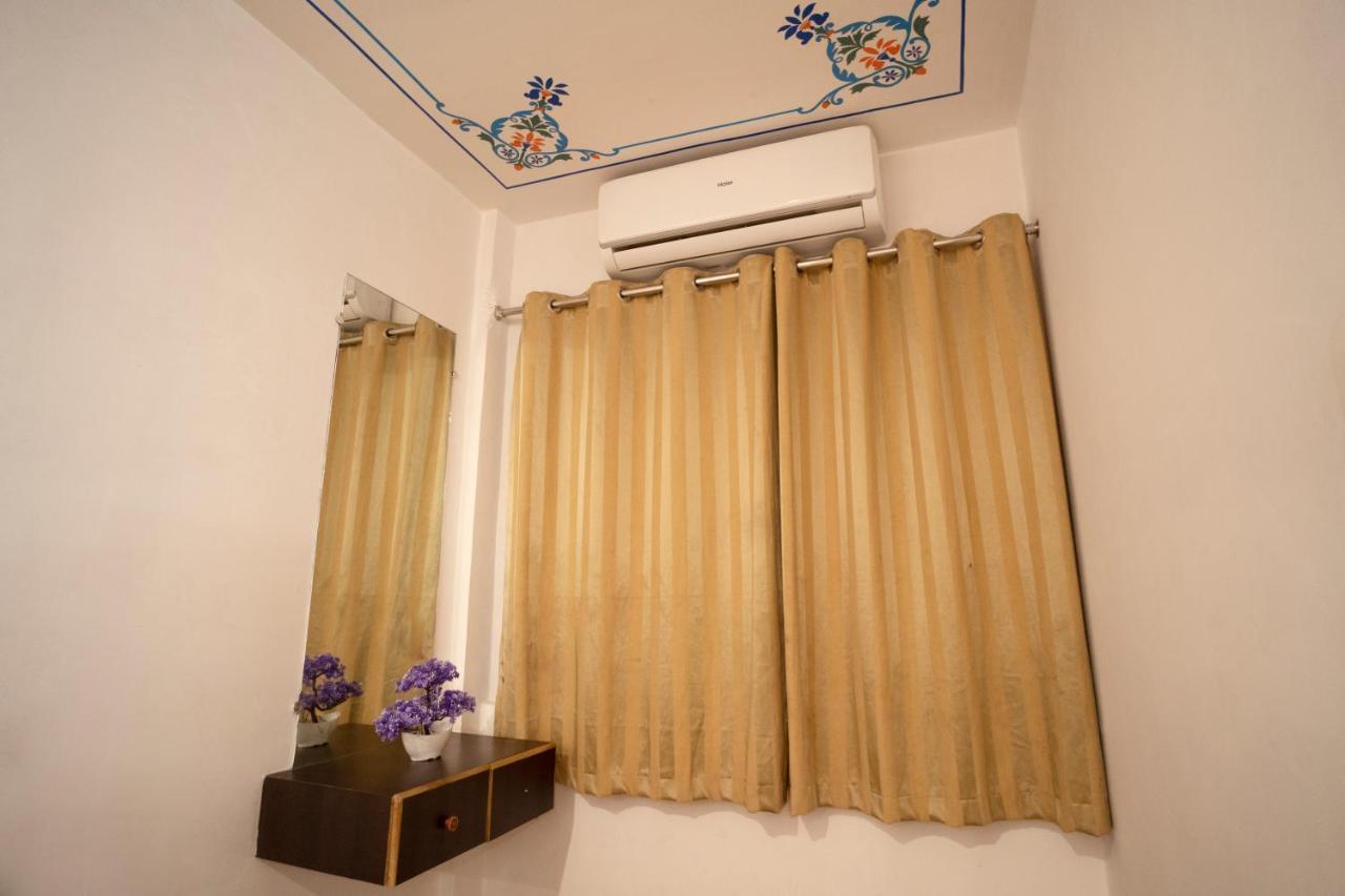 Tripli Hotels Arunoday Palace Udaipur Kültér fotó