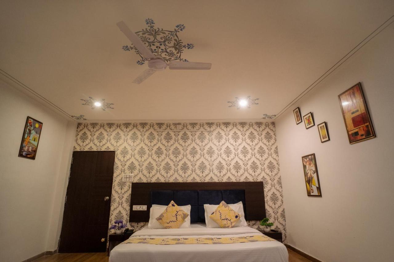 Tripli Hotels Arunoday Palace Udaipur Kültér fotó