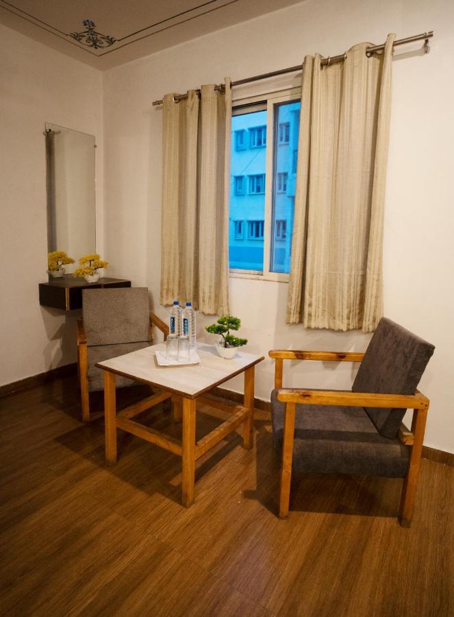 Tripli Hotels Arunoday Palace Udaipur Kültér fotó